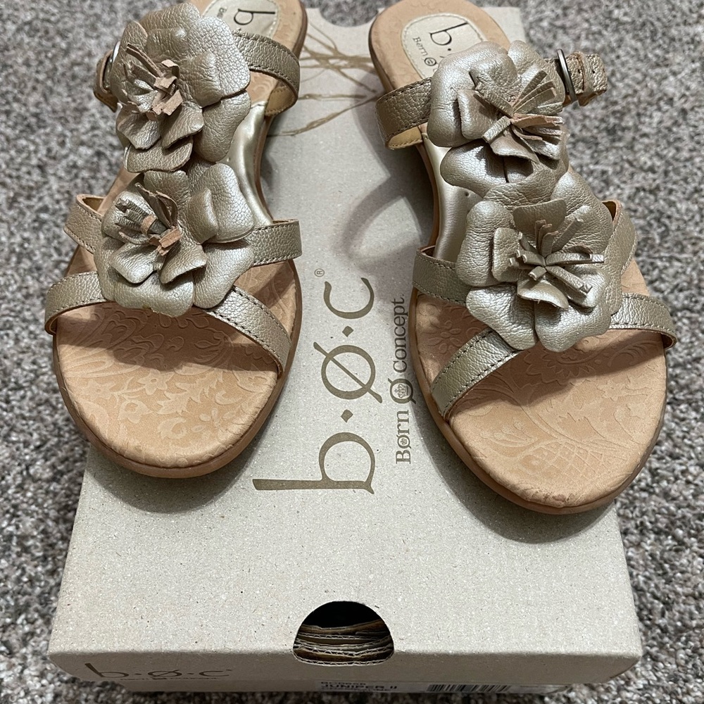 Like new size 7 boc. Hardly worn.